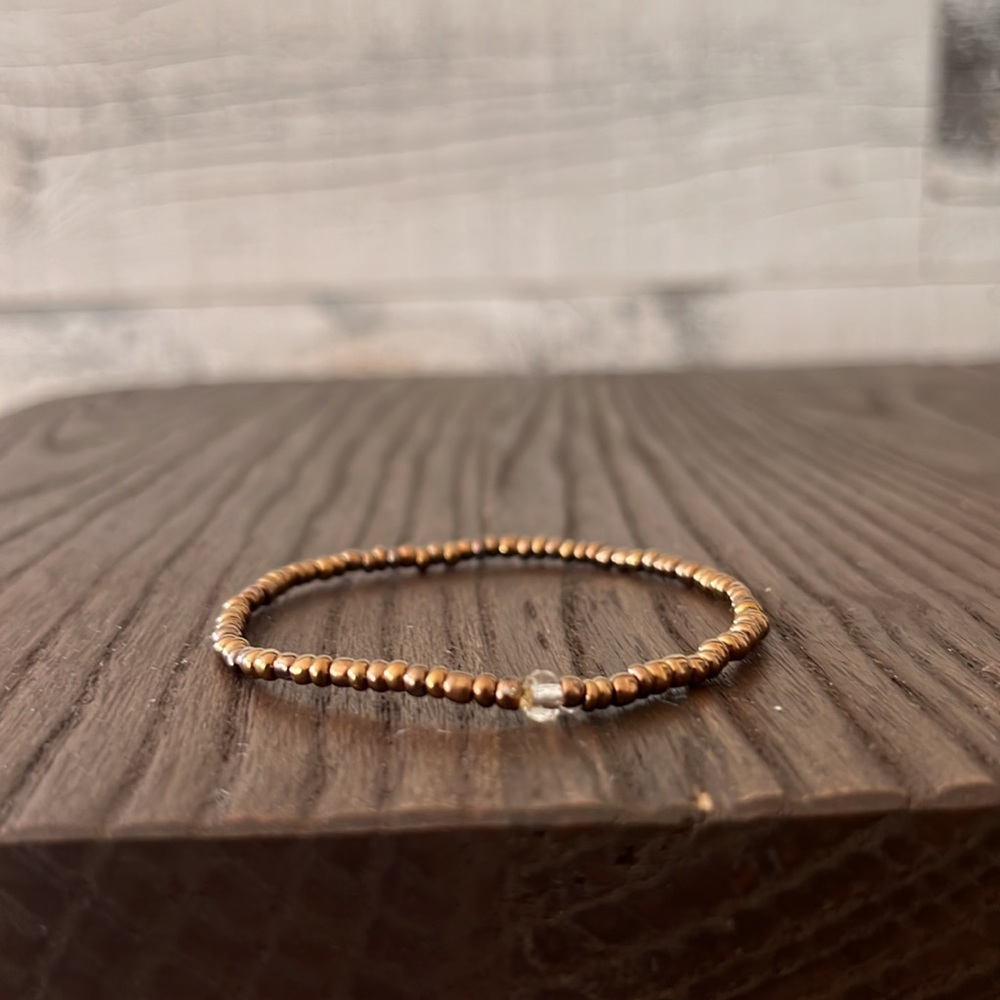 Seed bead bronze bracelet. Size O/S - Picture 2 of 2